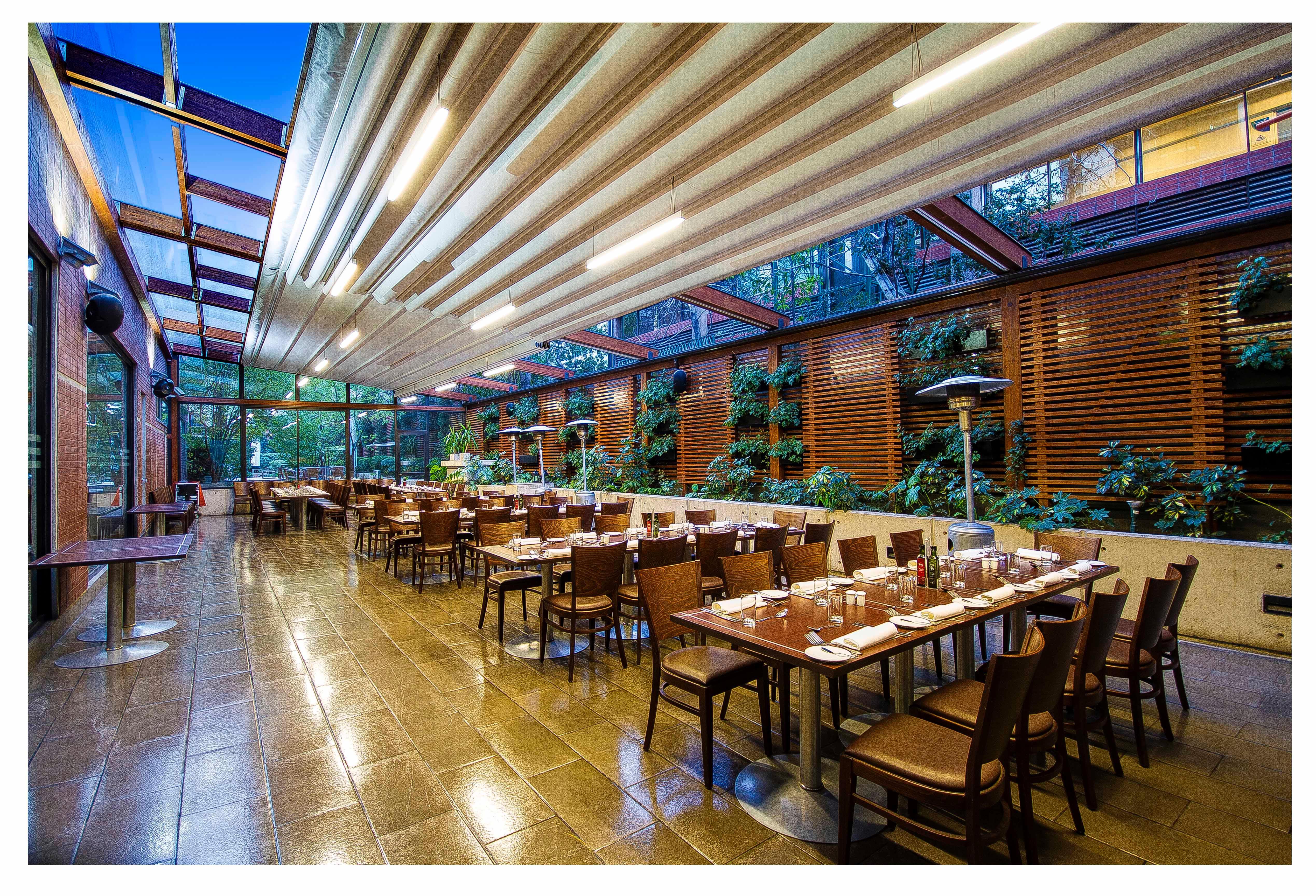 Pullman Santiago El Bosque Hotell Exteriör bild The restaurant