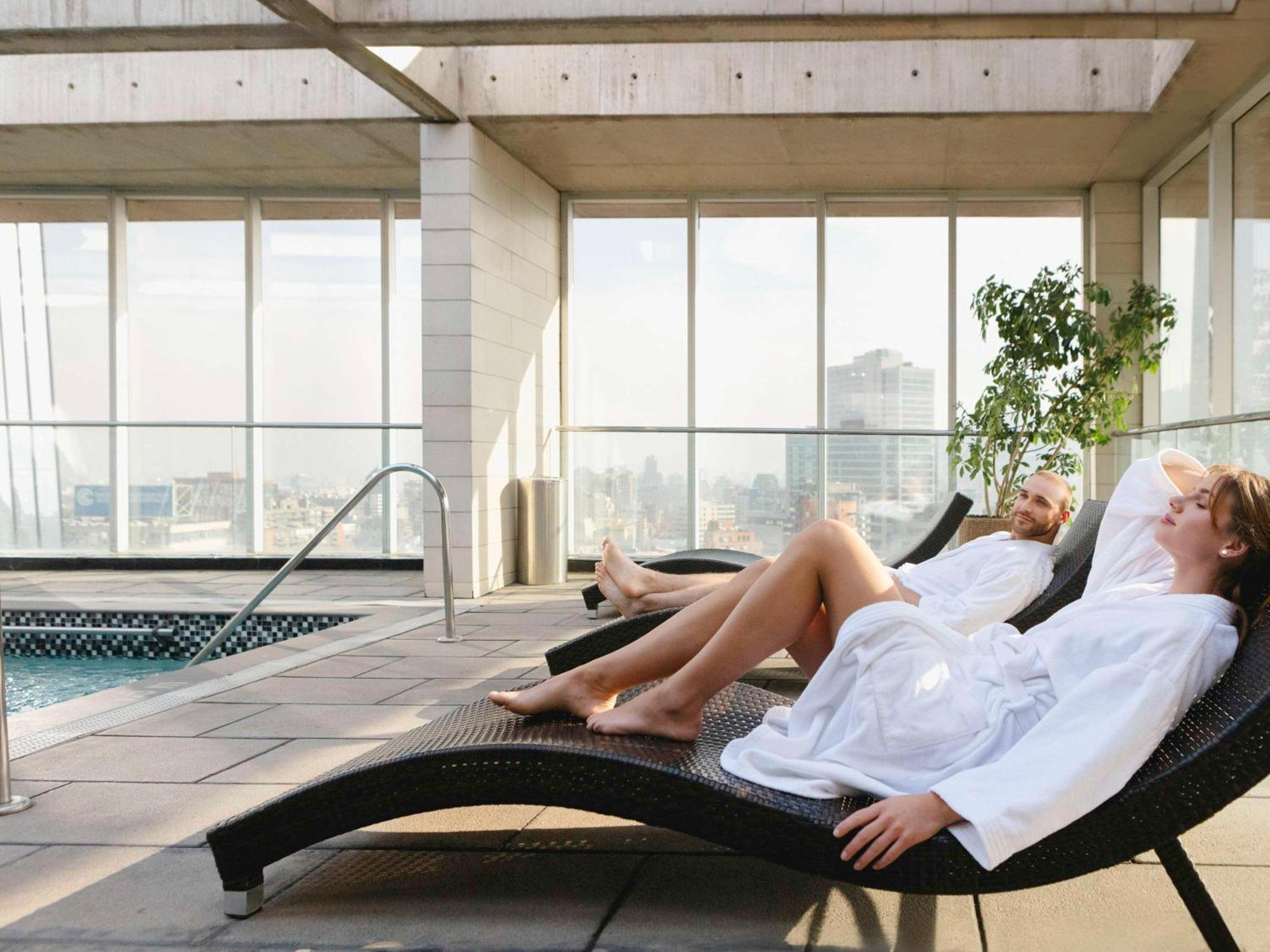 Pullman Santiago El Bosque Hotell Exteriör bild The Spa at The Westin
