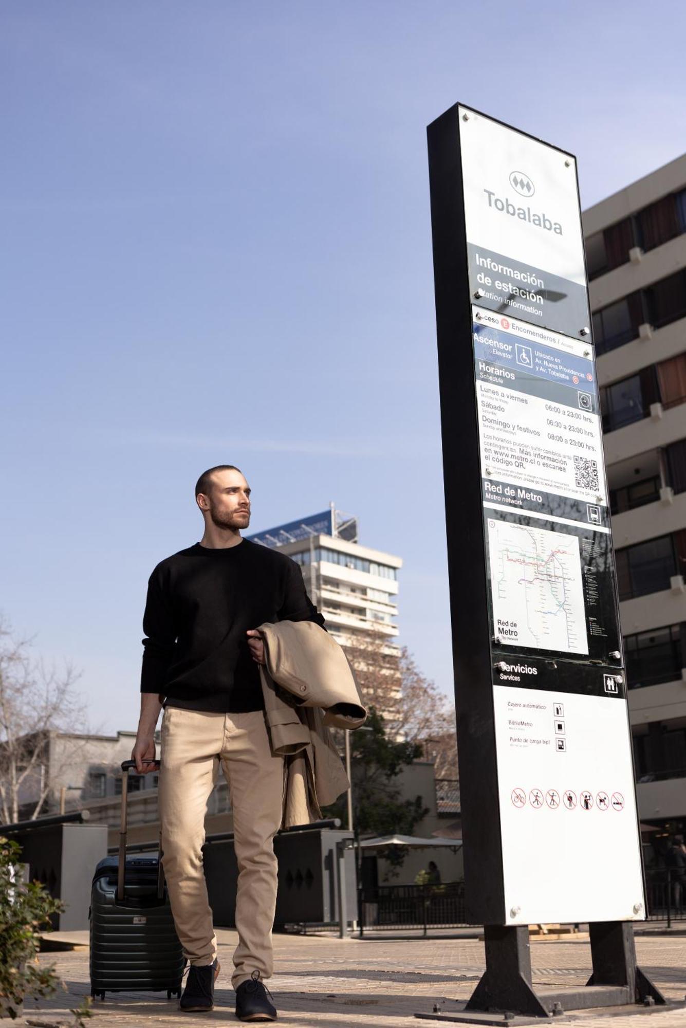 Pullman Santiago El Bosque Hotell Exteriör bild The new bus stop