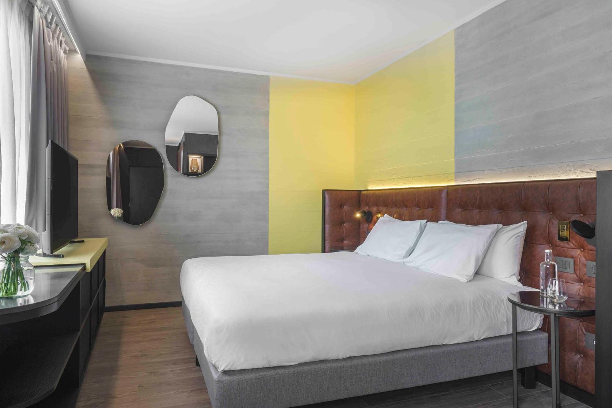 Pullman Santiago El Bosque Hotell Exteriör bild A room at the hotel